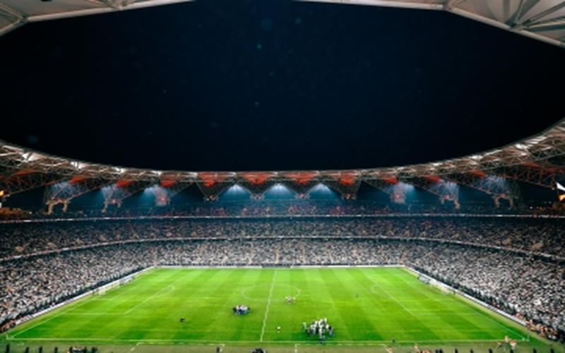 اللقاء المنتظر: ريال مدريد يواجه برشلونة في المملكة